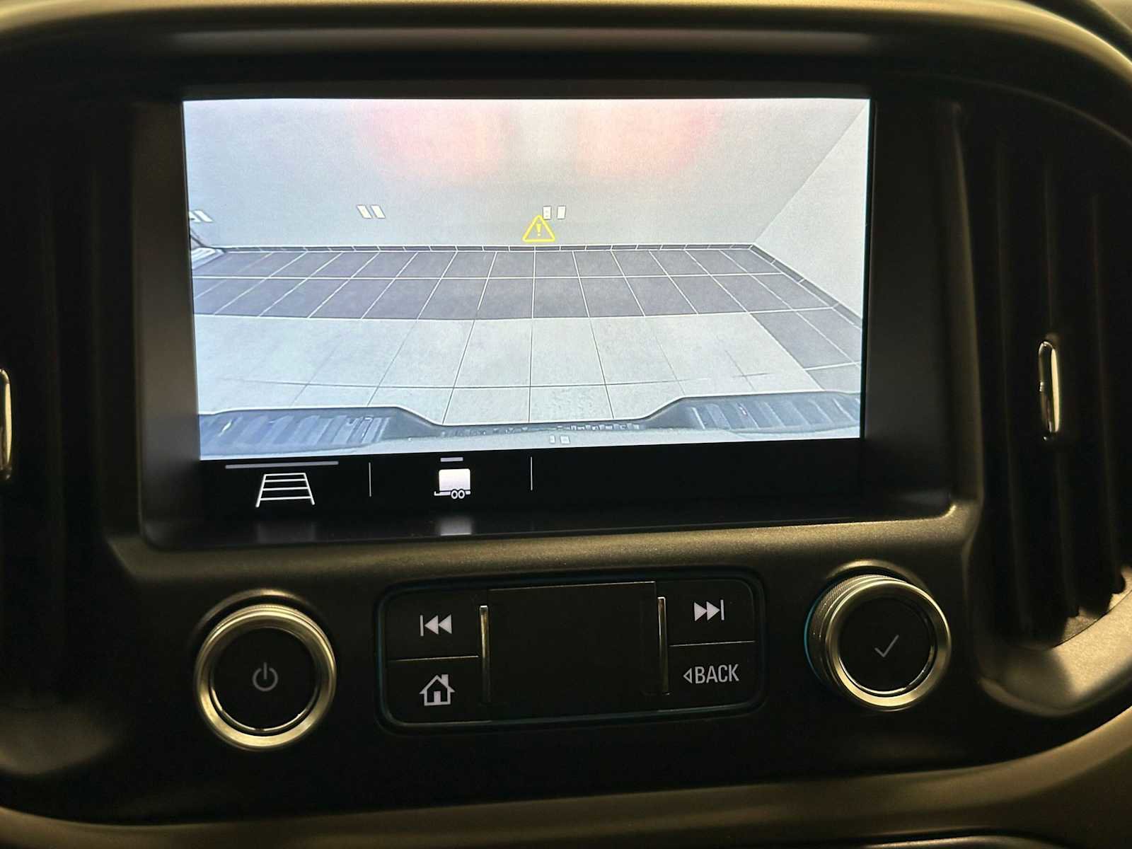 Used 2019 Chevrolet Colorado Z71 w/ Z71 Midnight Edition image 14