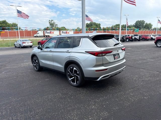 Used 2024 Mitsubishi Outlander SE AWD/4WD image 5