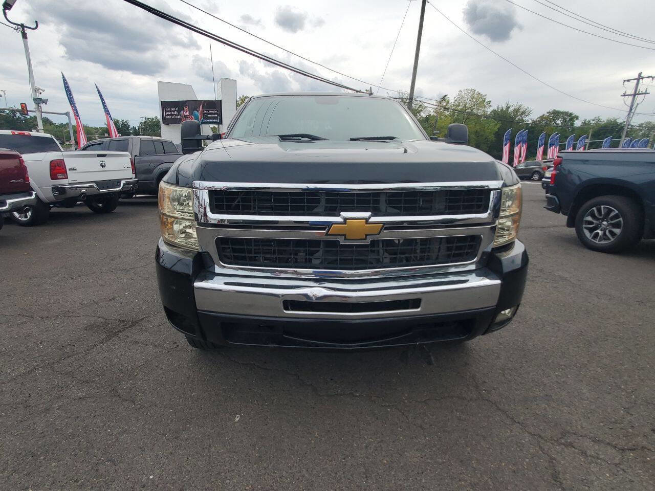 Used 2009 Chevrolet Silverado 2500 LTZ w/ Suspension Package, Off-Road image 3