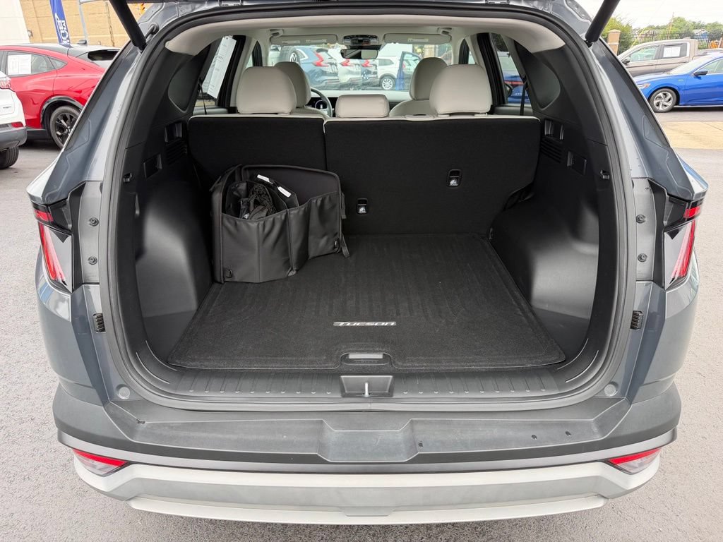 Used 2025 Hyundai Tucson SEL AWD/4WD image 28