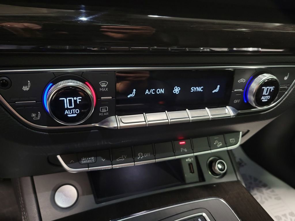 Used 2020 Audi Q5 e Premium Plus w/ Premium Plus Package image 18