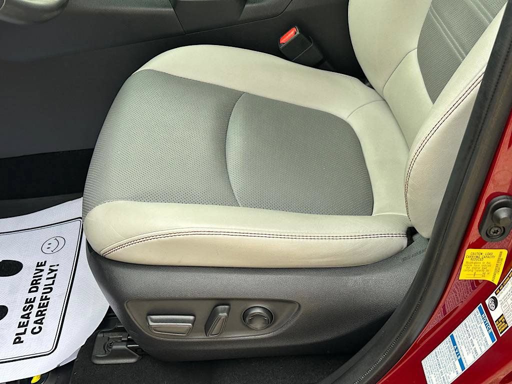 Certified 2019 Toyota RAV4 Limited AWD/4WD image 12