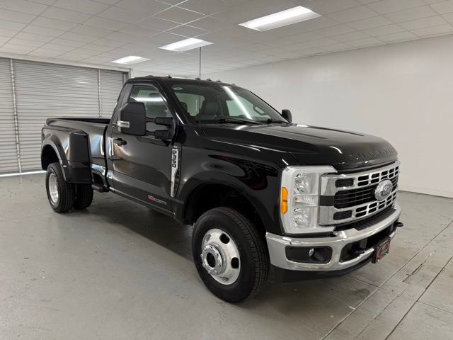 Used 2023 Ford F350 XLT image 3