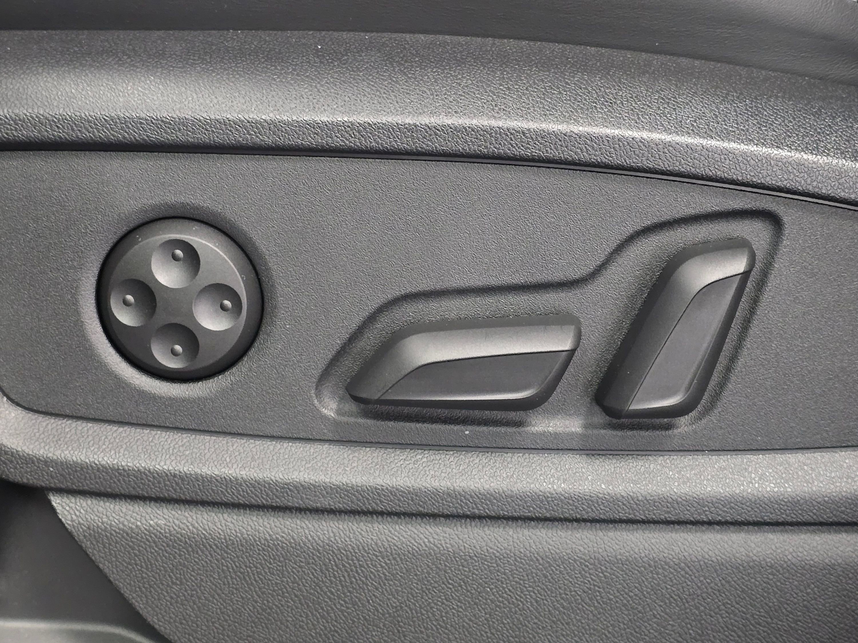 Used 2024 Audi SQ5 Premium Plus image 38