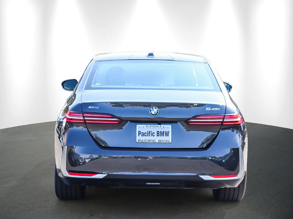 Used 2027 BMW 540i xDrive AWD/4WD image 5