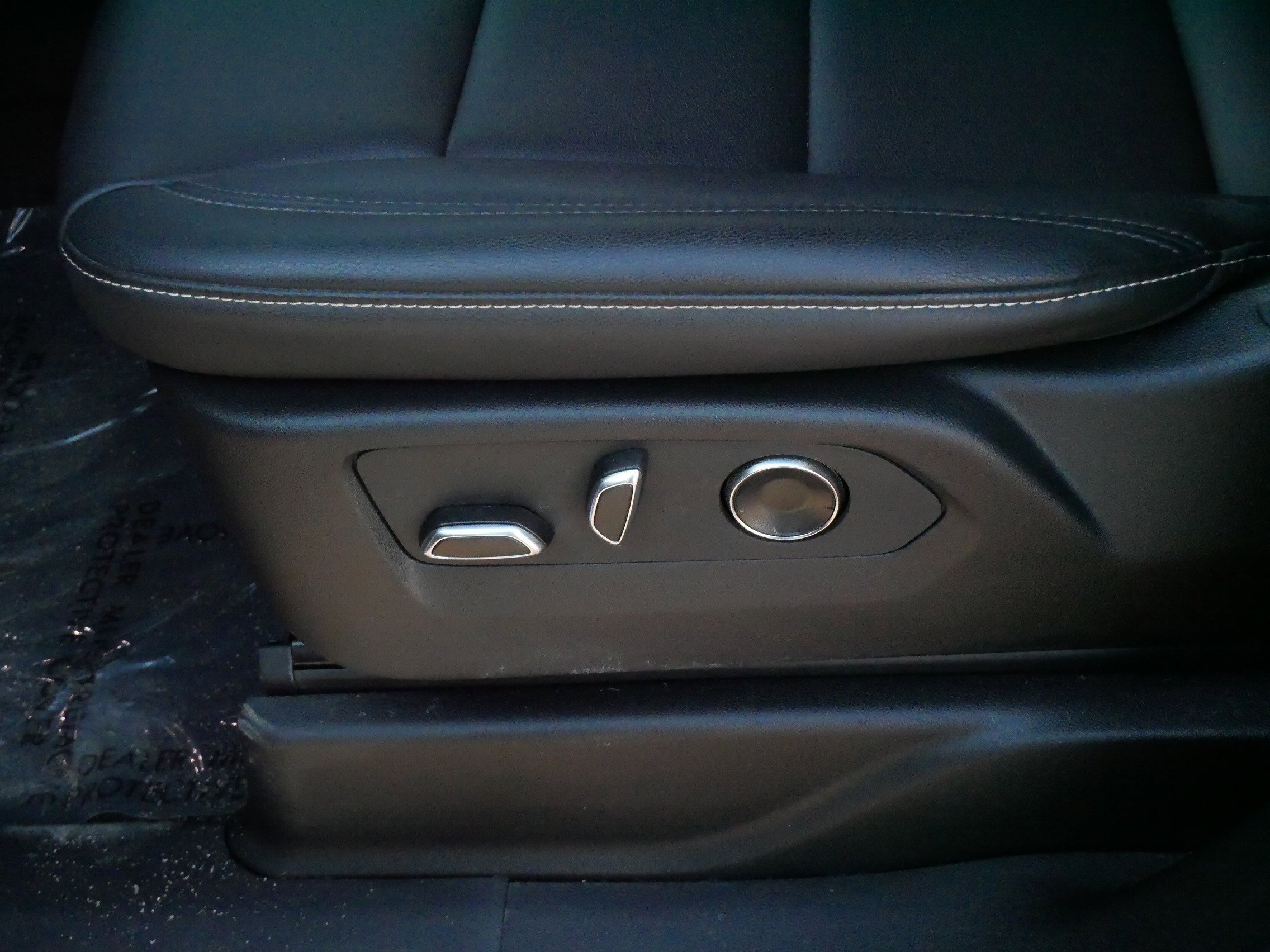 Certified 2025 Cadillac Escalade Luxury w/ LPO, Floor Liner Package image 20