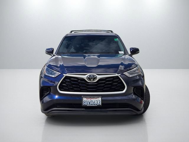 Used 2021 Toyota Highlander L FWD image 2