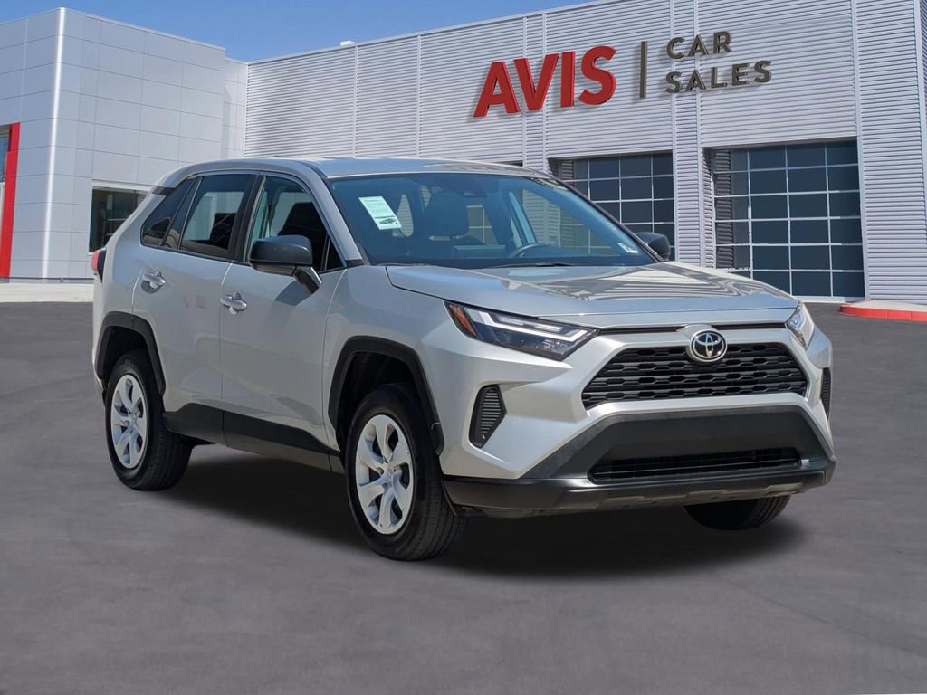 Used 2024 Toyota RAV4 LE FWD image 3