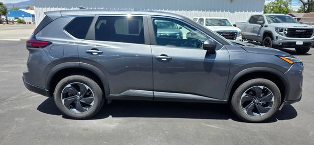 Used 2025 Nissan Rogue SV AWD/4WD image 6