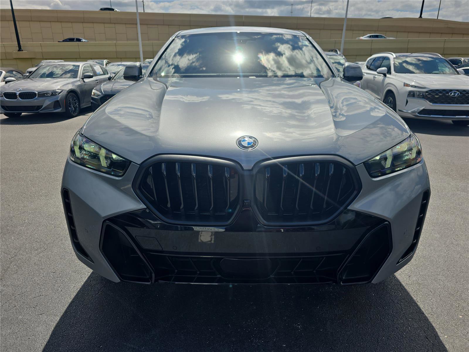 Used 2024 BMW X6 xDrive40i w/ Premium Package AWD/4WD image 8