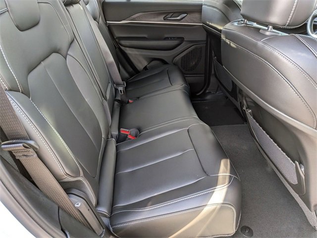 New 2025 Jeep Grand Cherokee Limited w/ Black Appearance Package image 29