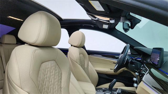 Used 2021 BMW 530i w/ Premium Package image 21