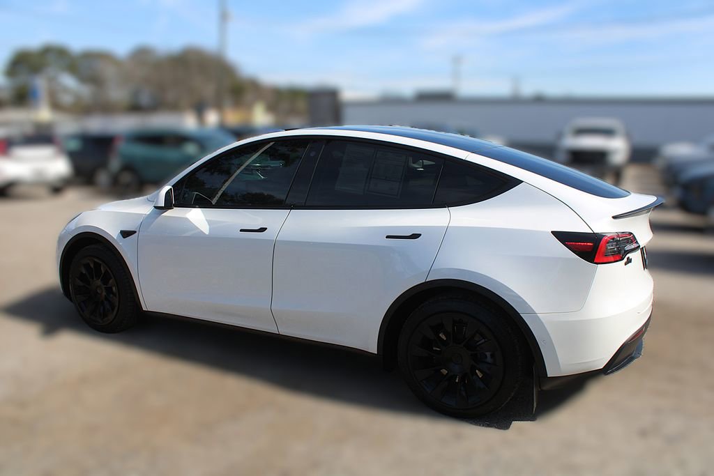 Used 2021 Tesla Model Y Long Range image 14