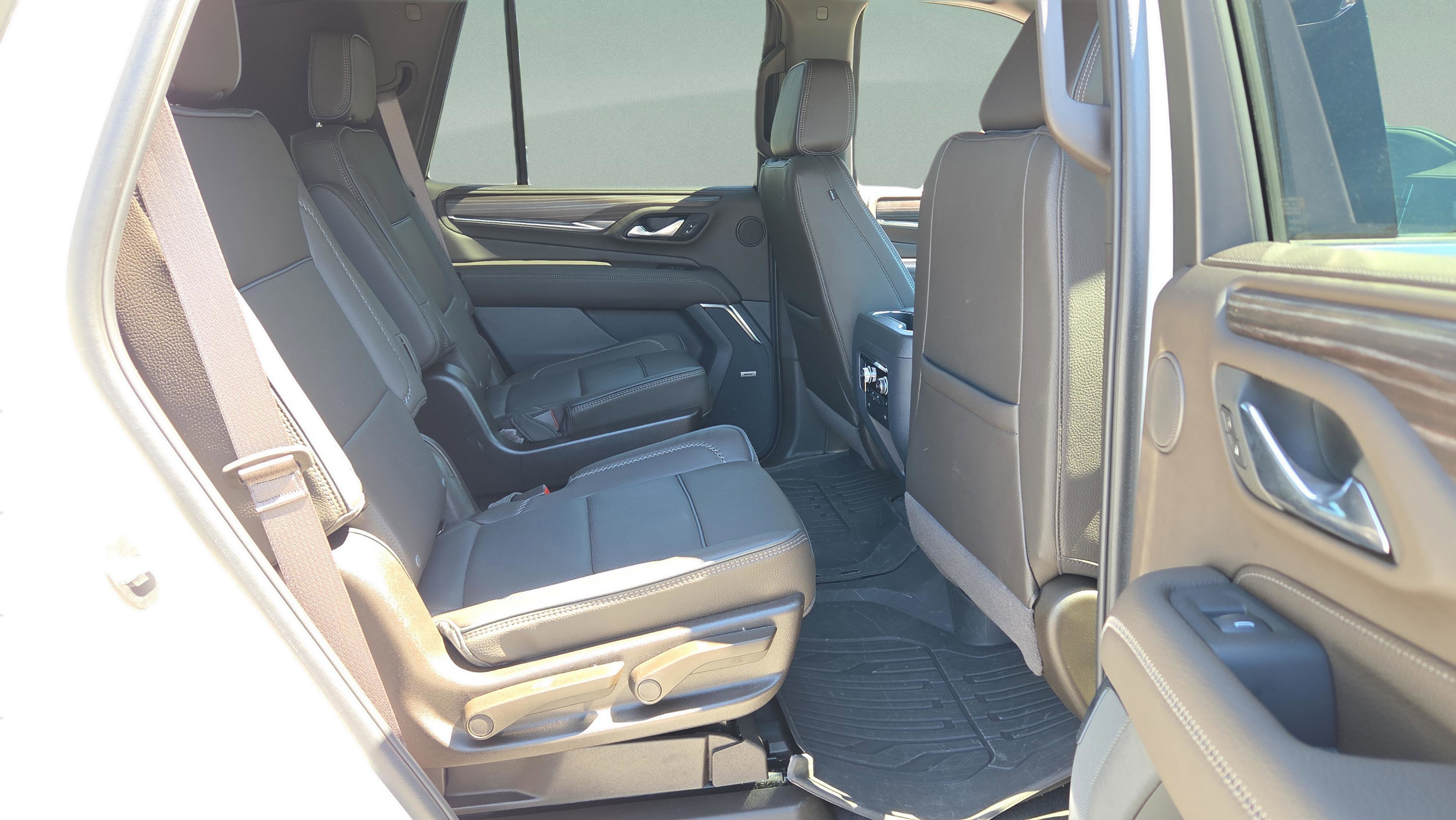 Used 2024 GMC Yukon Denali RWD image 16