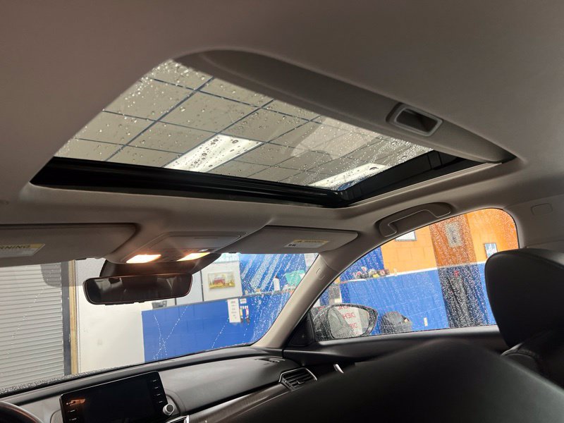 Used 2018 Honda Accord Touring image 17