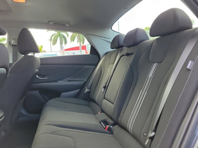 Certified 2025 Hyundai Elantra SEL image 10