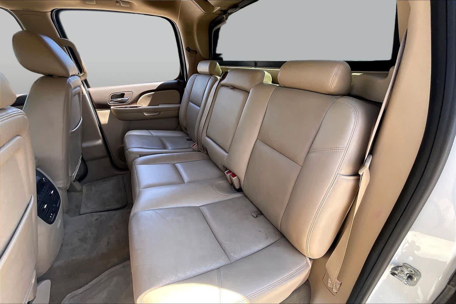 Used 2012 Chevrolet Avalanche LTZ RWD image 19