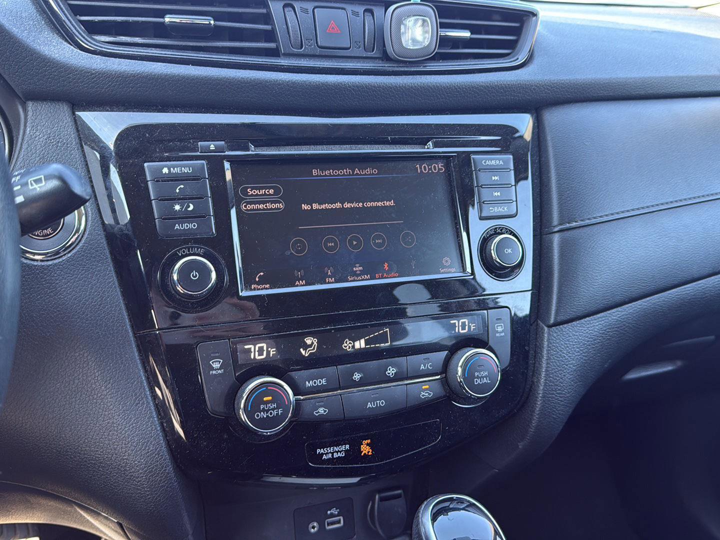 Used 2018 Nissan Rogue SV image 11