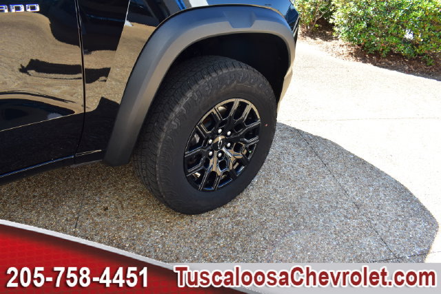Certified 2024 Chevrolet Colorado Trail Boss w/ Advanced Trailering Package AWD/4WD image 14