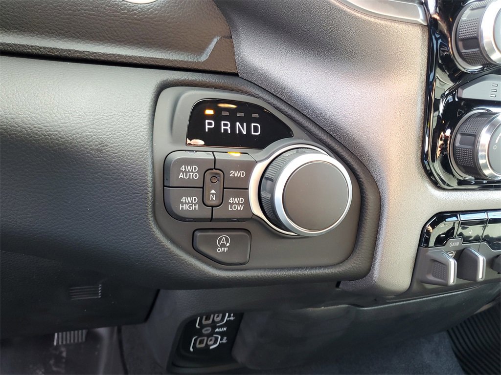 New 2025 RAM 1500 4x4 Crew Cab image 18