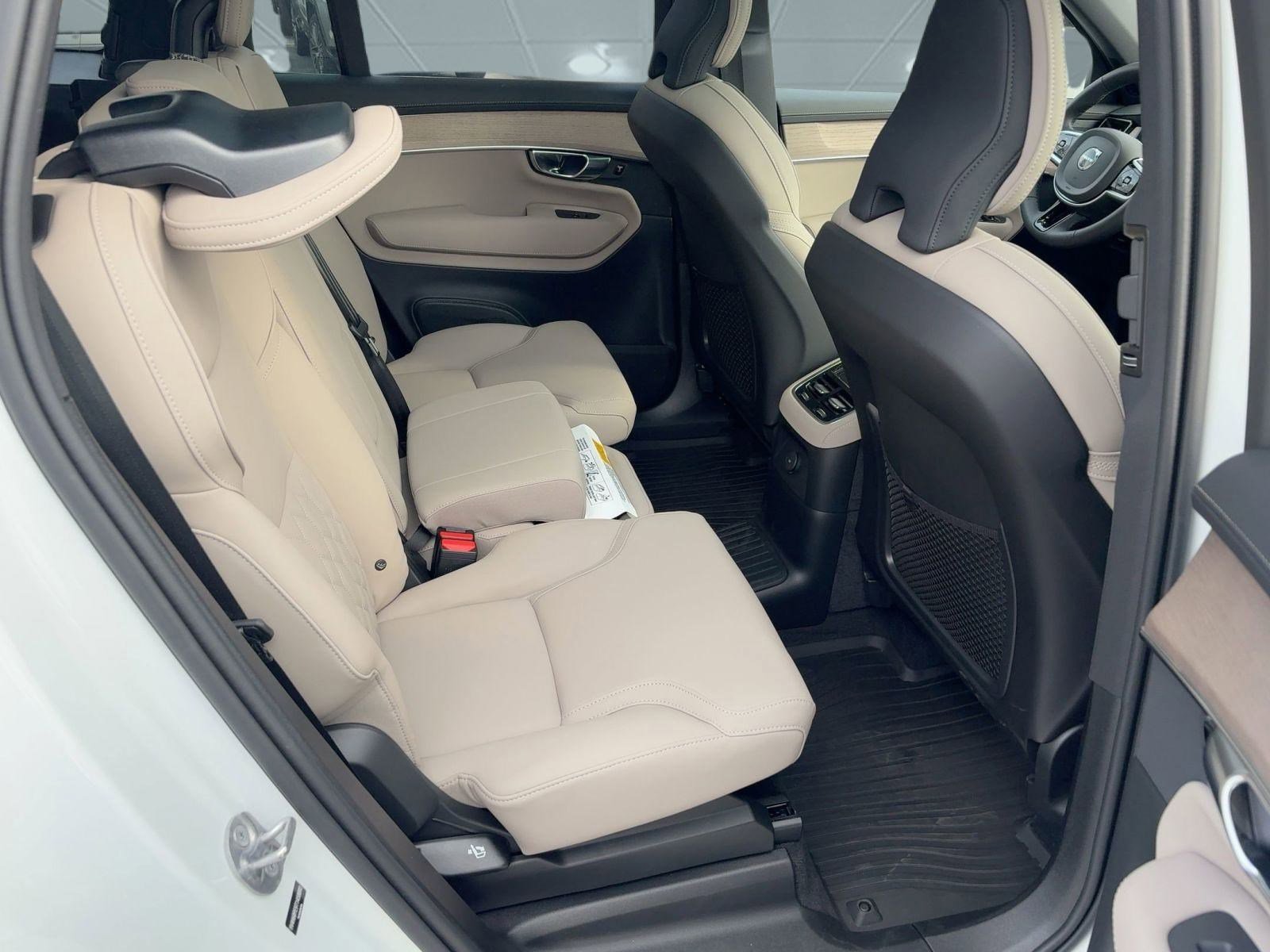 New 2026 Volvo XC90 T8 Plus image 29