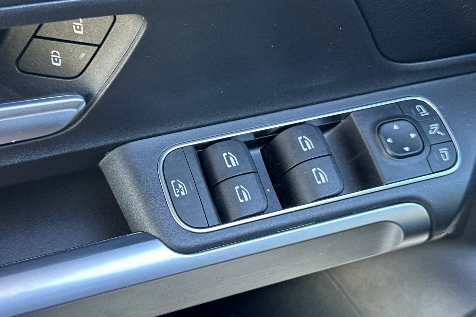 Certified 2023 Mercedes-Benz GLB 250 image 13