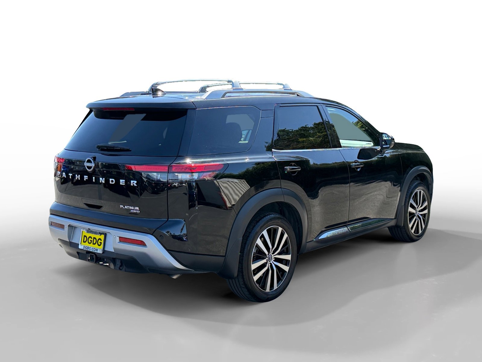Used 2025 Nissan Pathfinder Platinum w/ Cargo Package AWD/4WD image 5