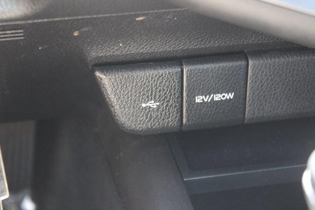 Used 2021 Toyota Camry SE AWD/4WD image 9