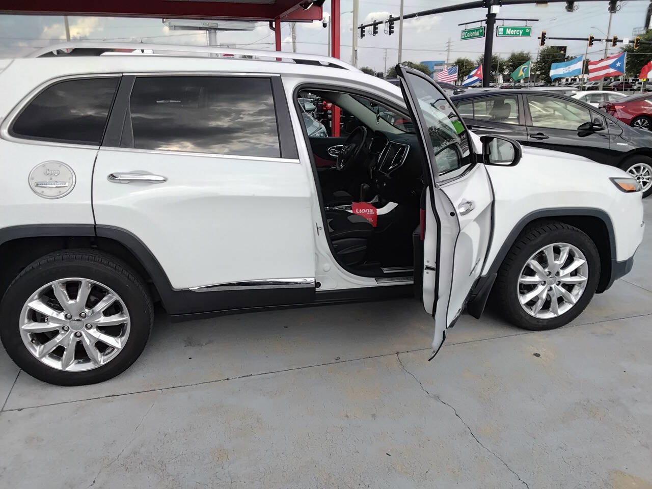 Used 2014 Jeep Cherokee Latitude image 5