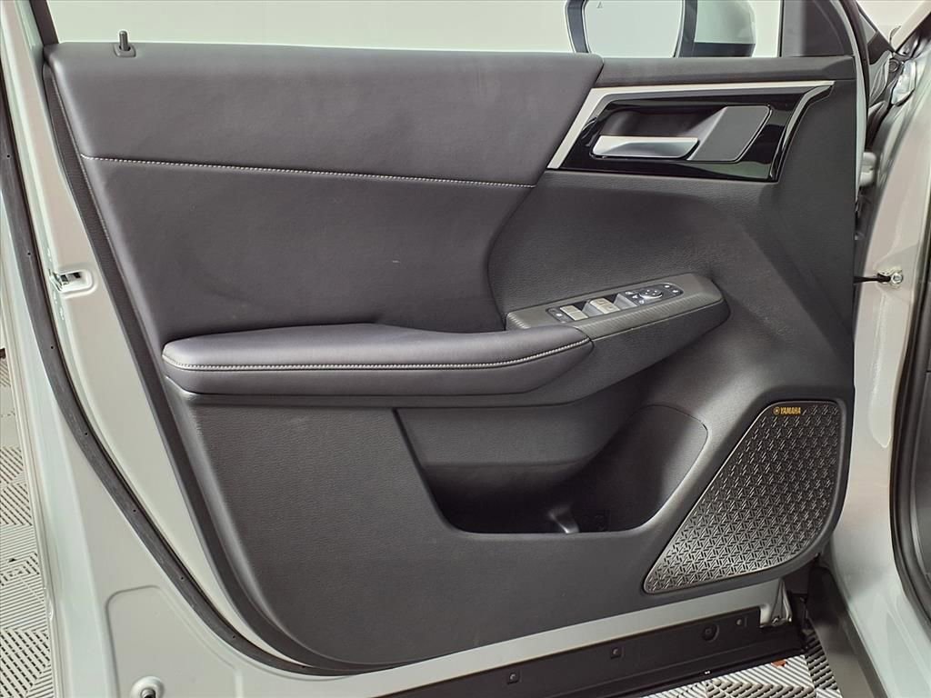 Used 2025 Mitsubishi Outlander SE FWD image 21