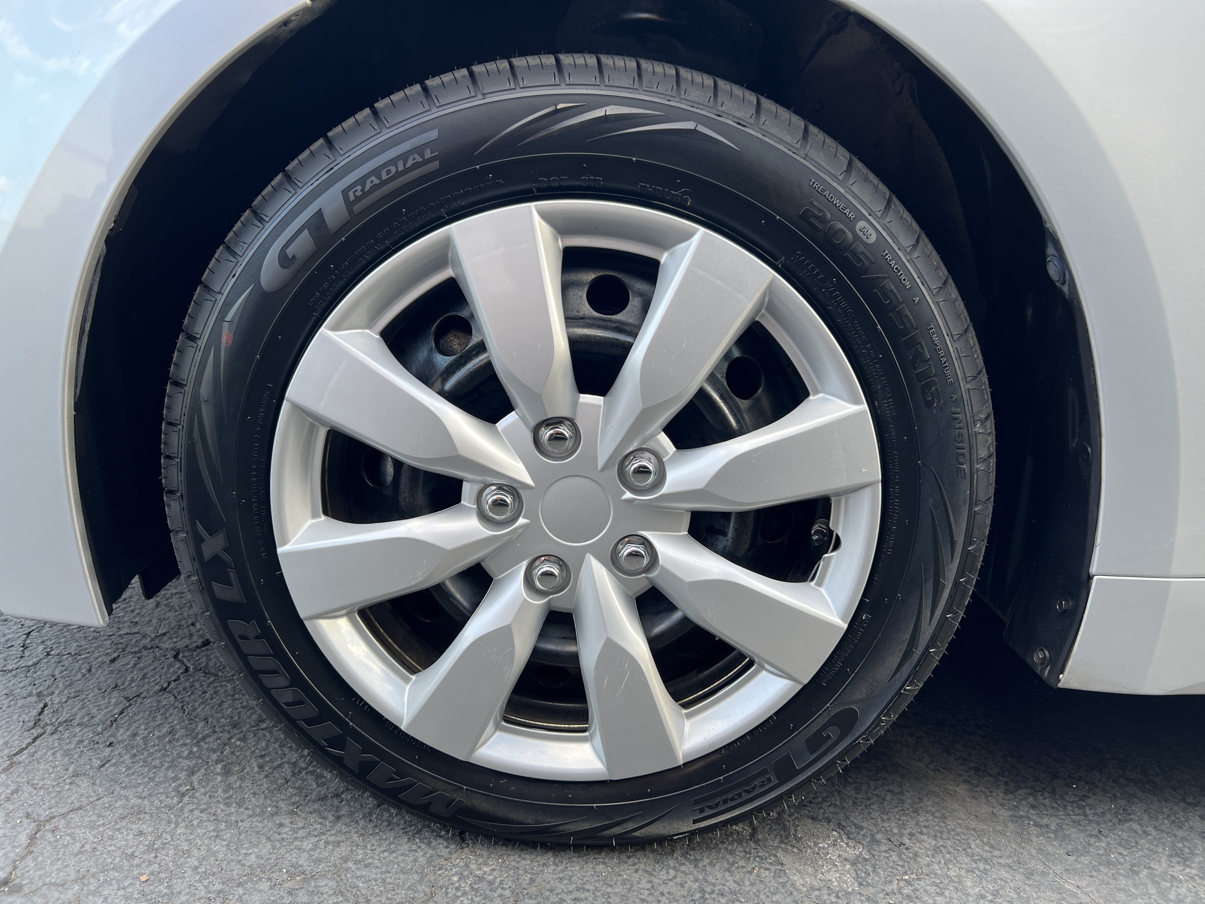 Used 2020 Toyota Corolla LE FWD image 10