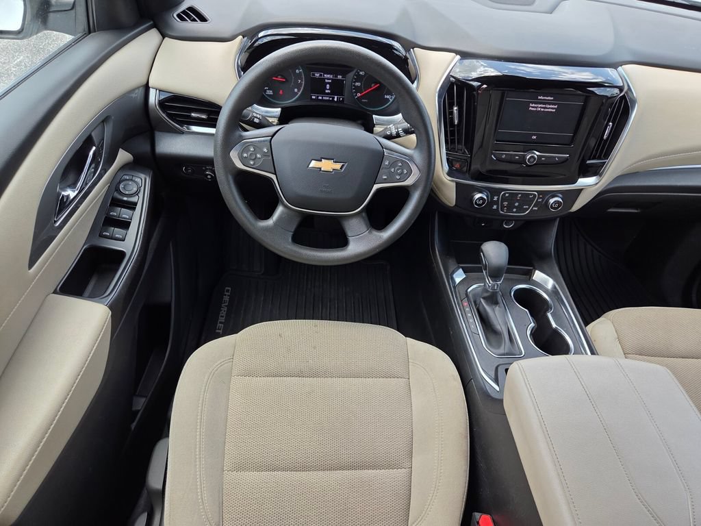 Certified 2023 Chevrolet Traverse LS FWD image 9