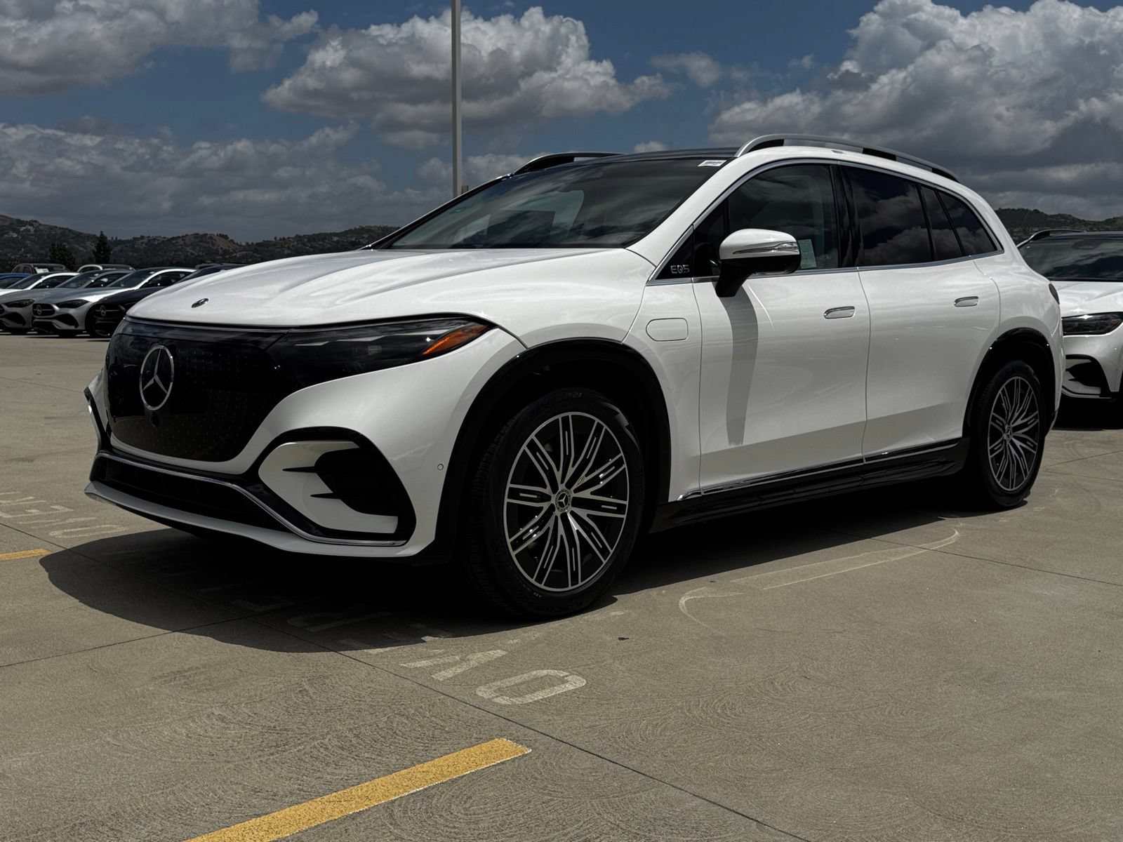 New 2026 Mercedes-Benz EQS 400 4MATIC SUV image 7