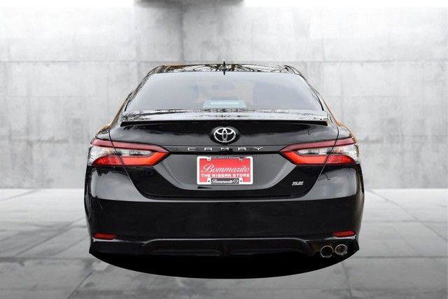 Used 2024 Toyota Camry SE image 6