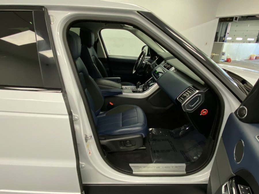 Used 2019 Land Rover Range Rover Sport Supercharged AWD/4WD image 23
