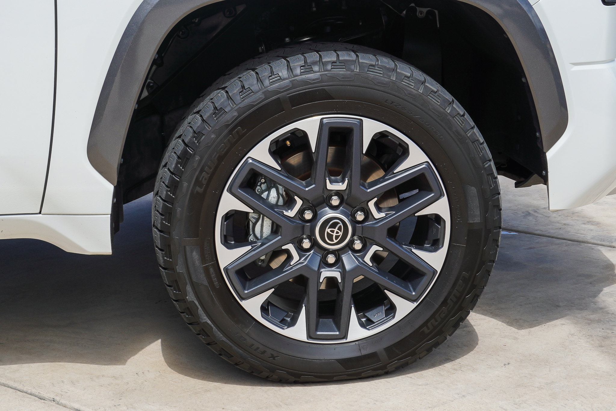 Used 2023 Toyota Tundra Limited AWD/4WD image 10