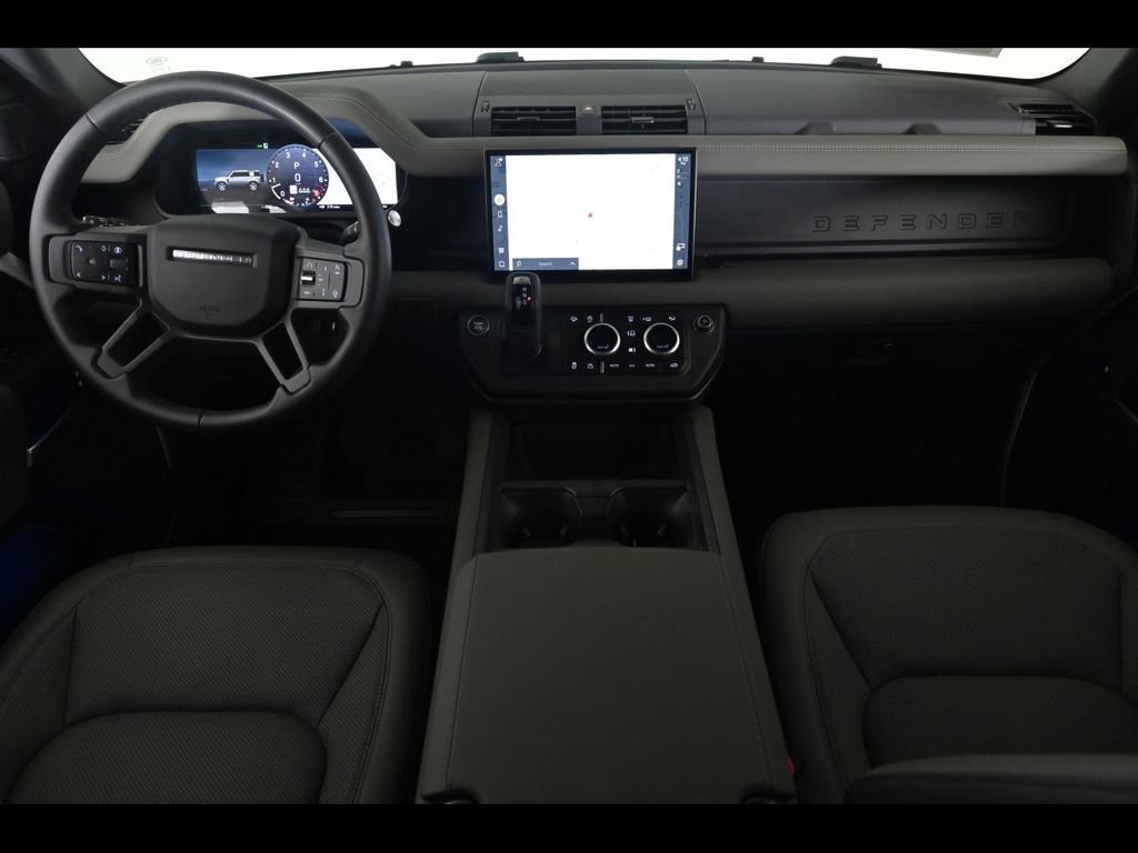 Used 2025 Land Rover Defender 110 X-Dynamic SE image 9