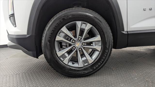 Used 2026 Chevrolet Equinox LT FWD image 30