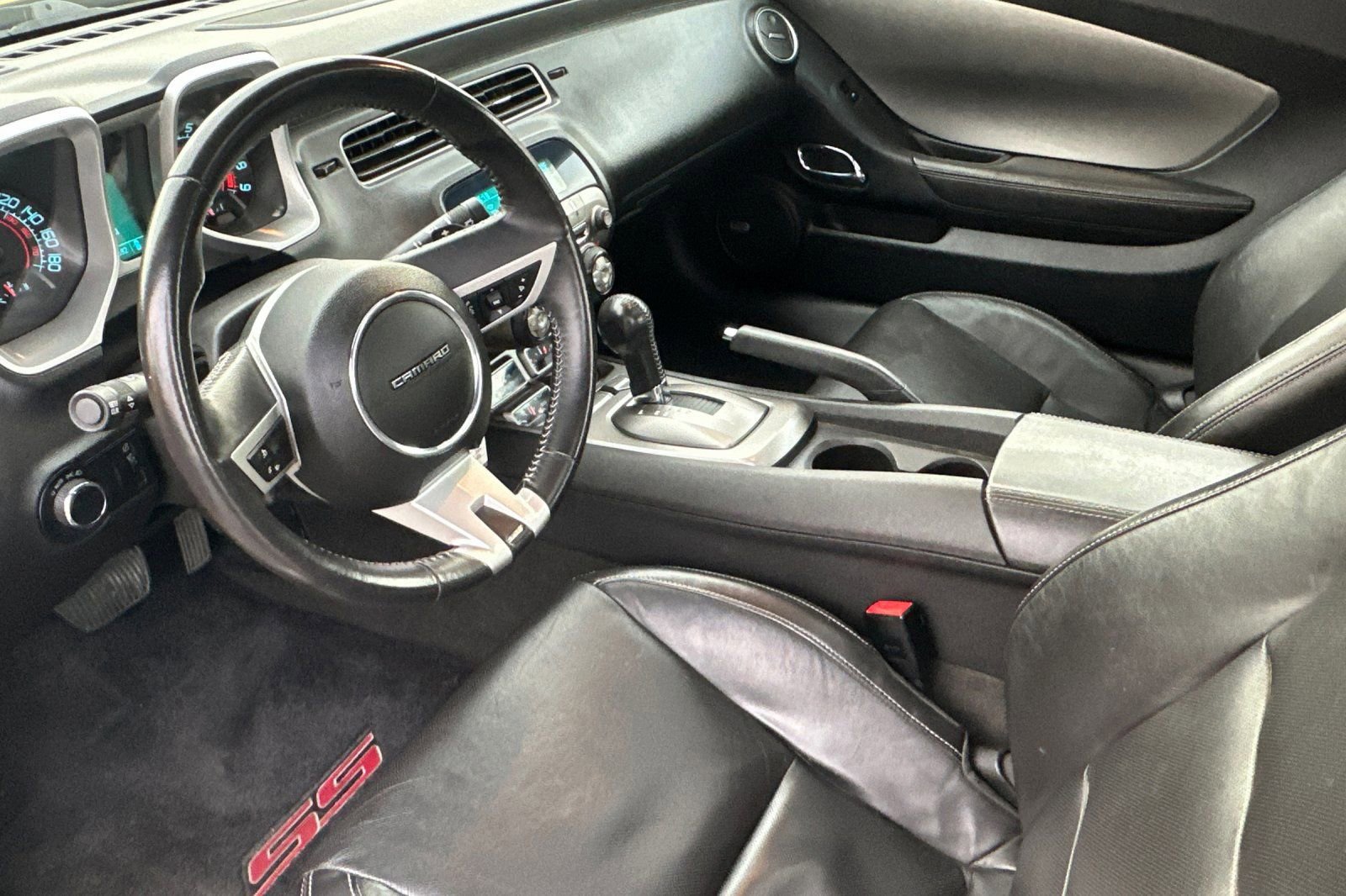 Used 2011 Chevrolet Camaro SS w/ RS Package image 10