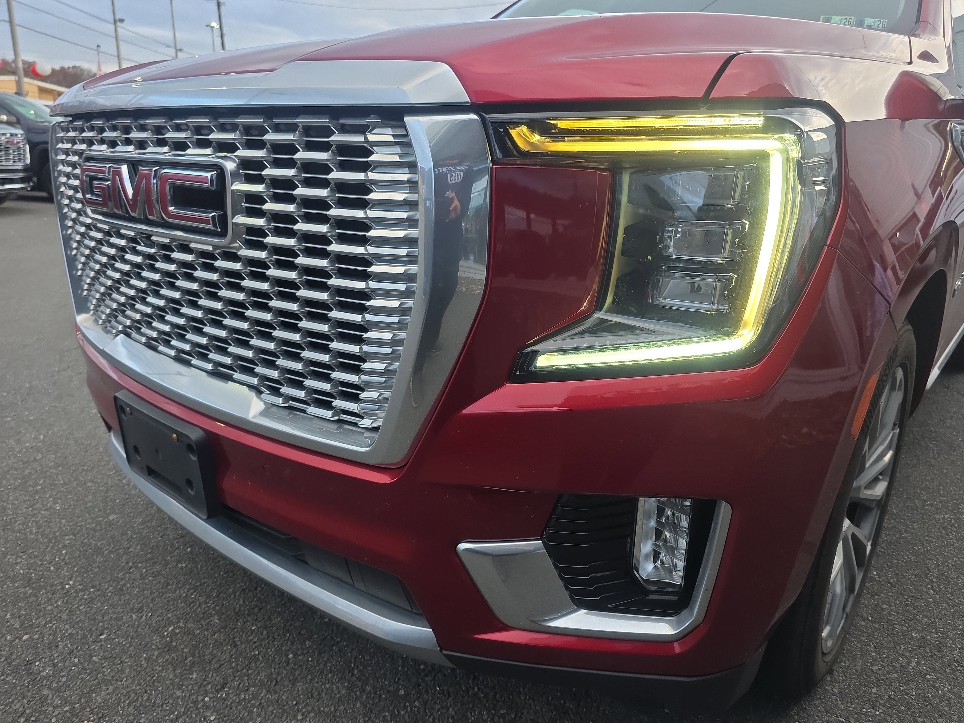 Used 2021 GMC Yukon Denali w/ Denali Ultimate Package image 12