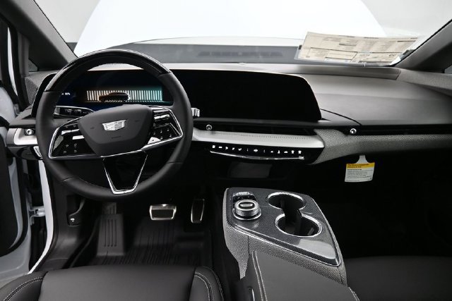 New 2026 Cadillac Optiq Sport 1 w/ LPO, Floor Liner Package AWD/4WD image 25