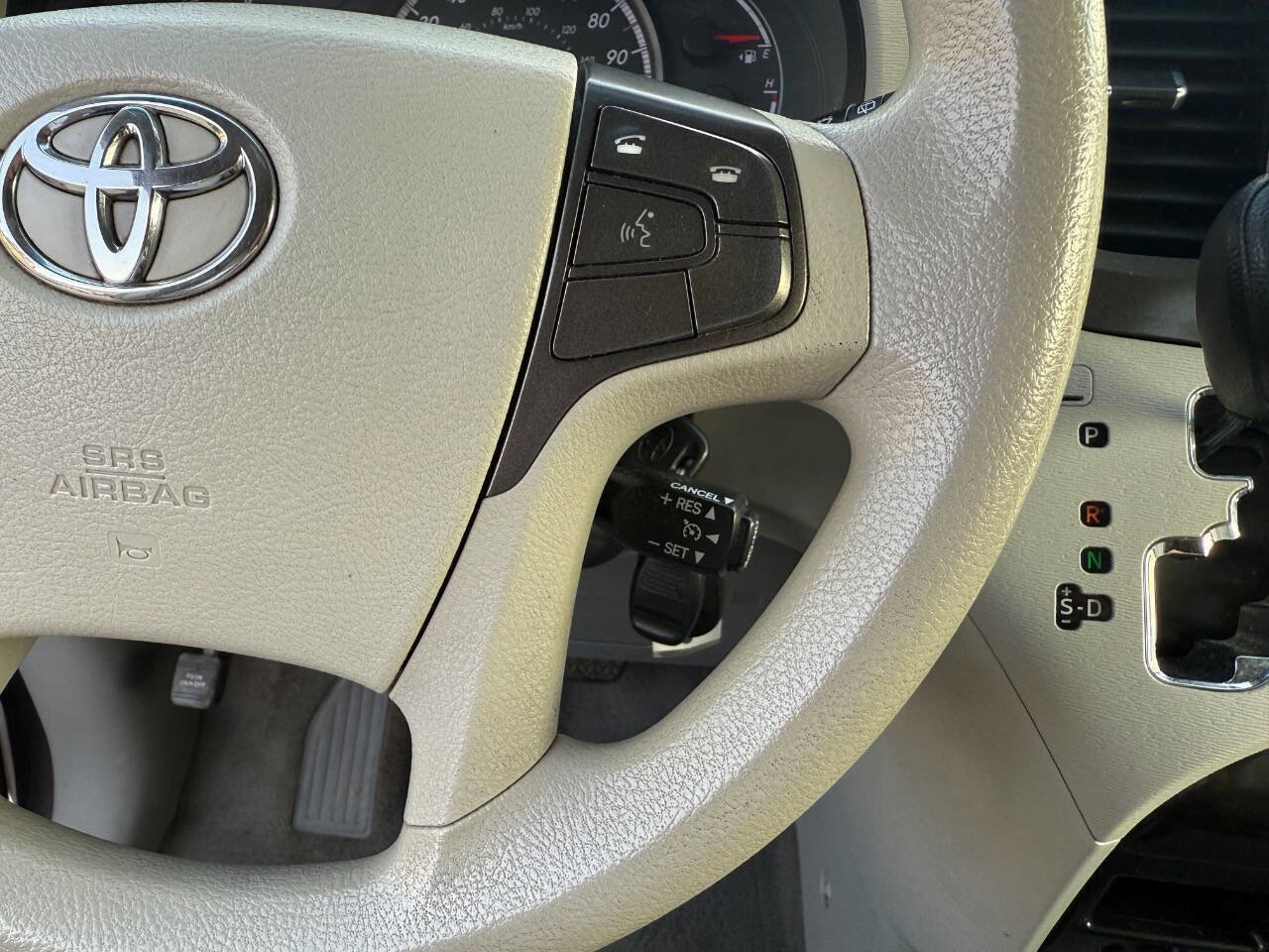 Used 2011 Toyota Sienna LE image 11