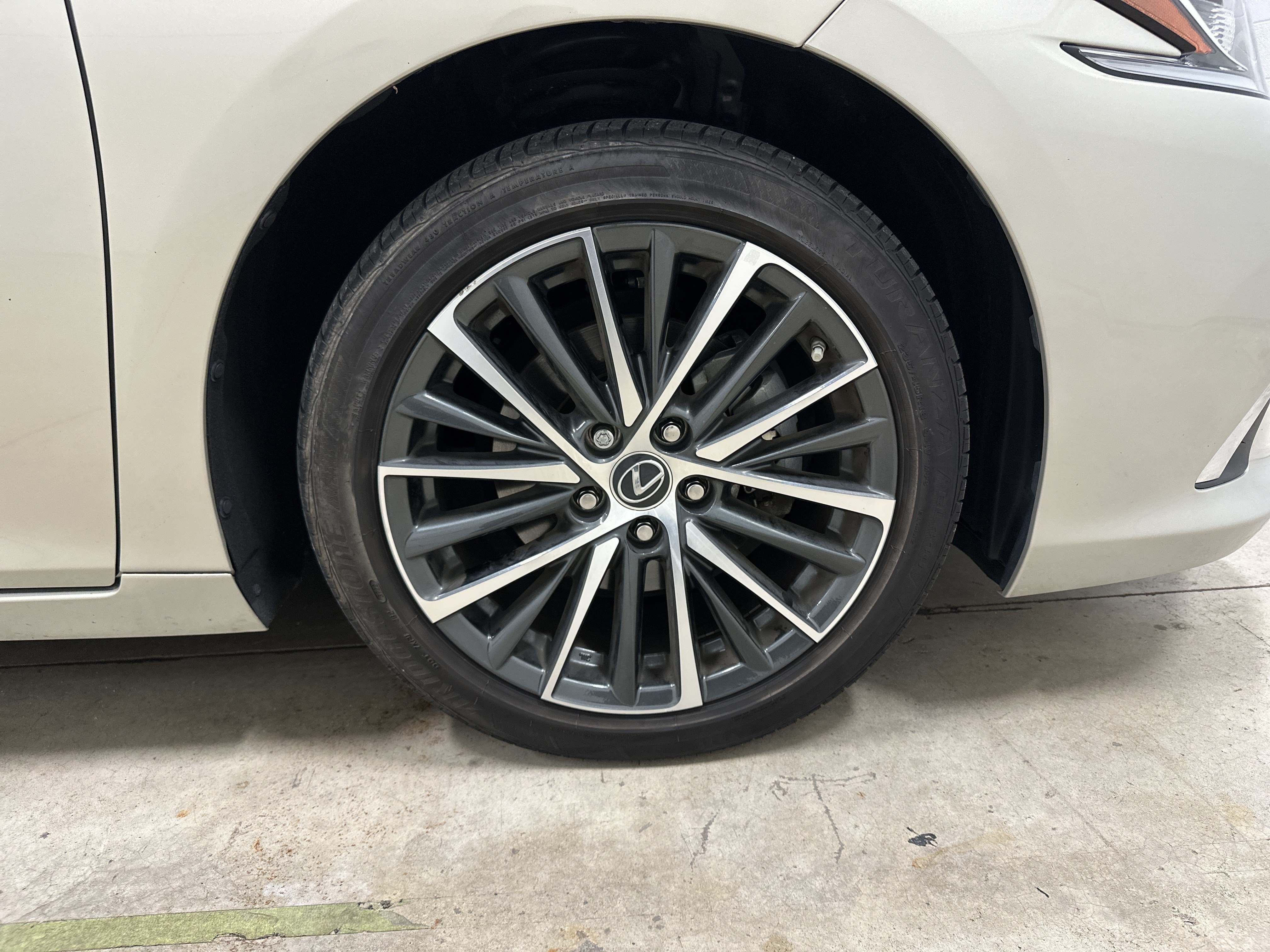 Certified 2023 Lexus ES 350 w/ Premium Package FWD image 36