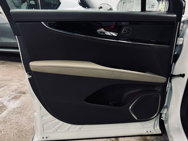 Used 2022 Lincoln Nautilus Reserve image 15