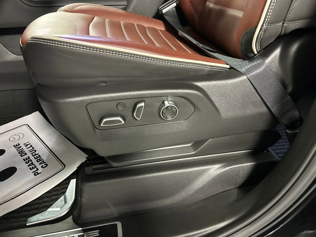 Used 2025 GMC Sierra 2500 Denali Ultimate image 13