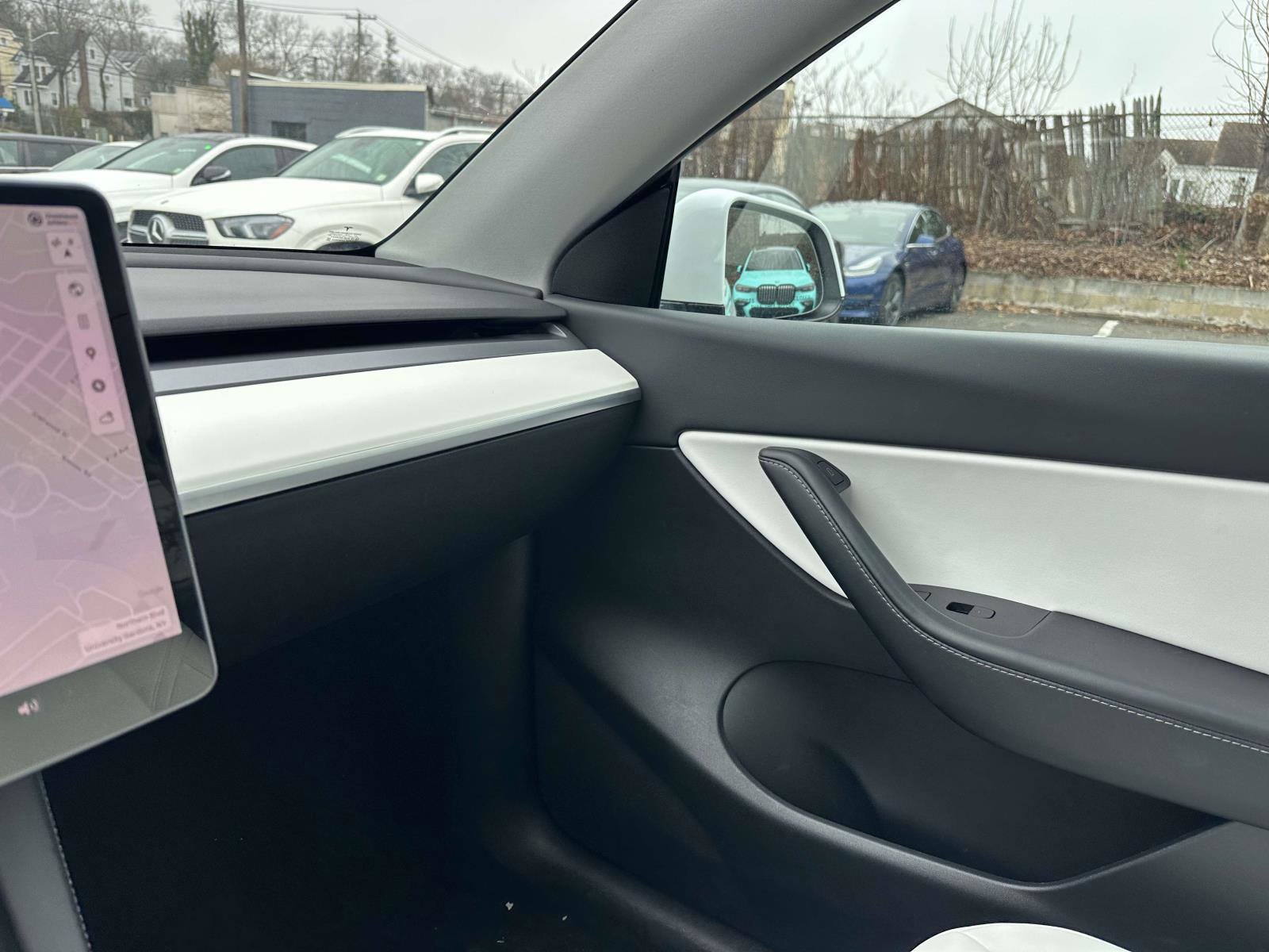 Used 2022 Tesla Model Y Long Range AWD/4WD image 27