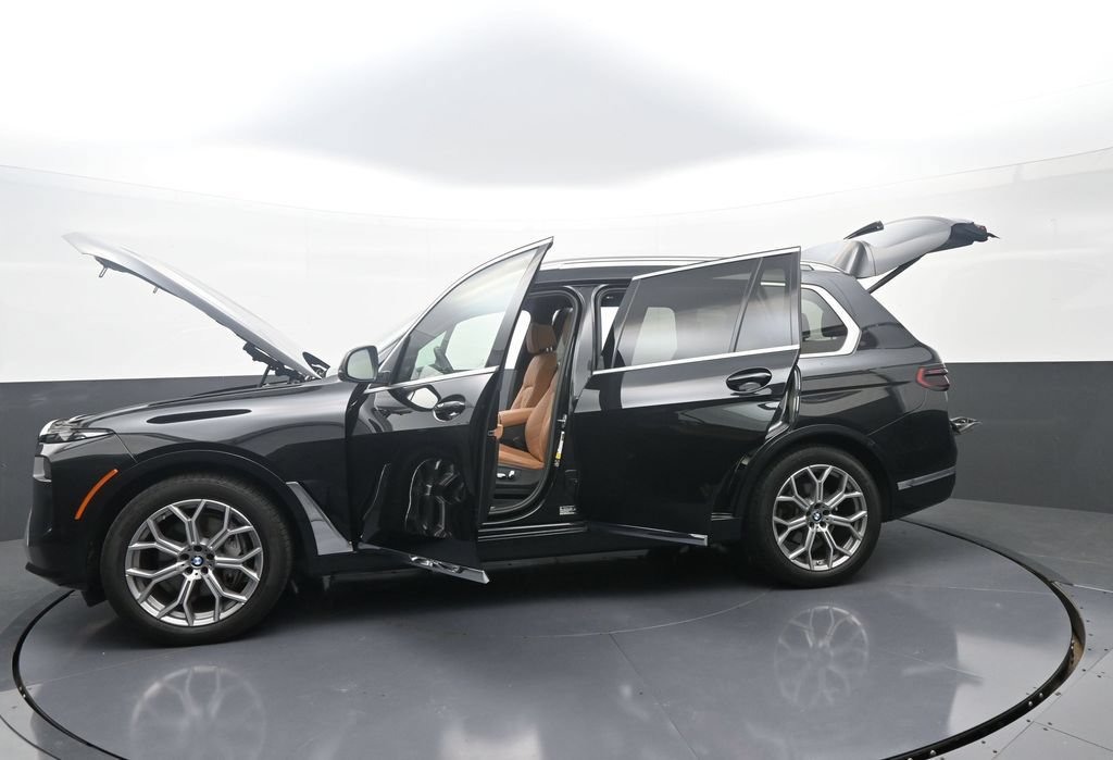 Used 2024 BMW X7 xDrive40i AWD/4WD image 43