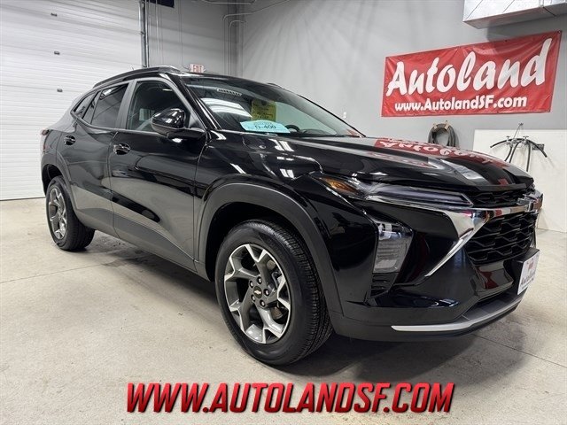 Used 2025 Chevrolet Trax LT w/ LT Convenience Package FWD image 1