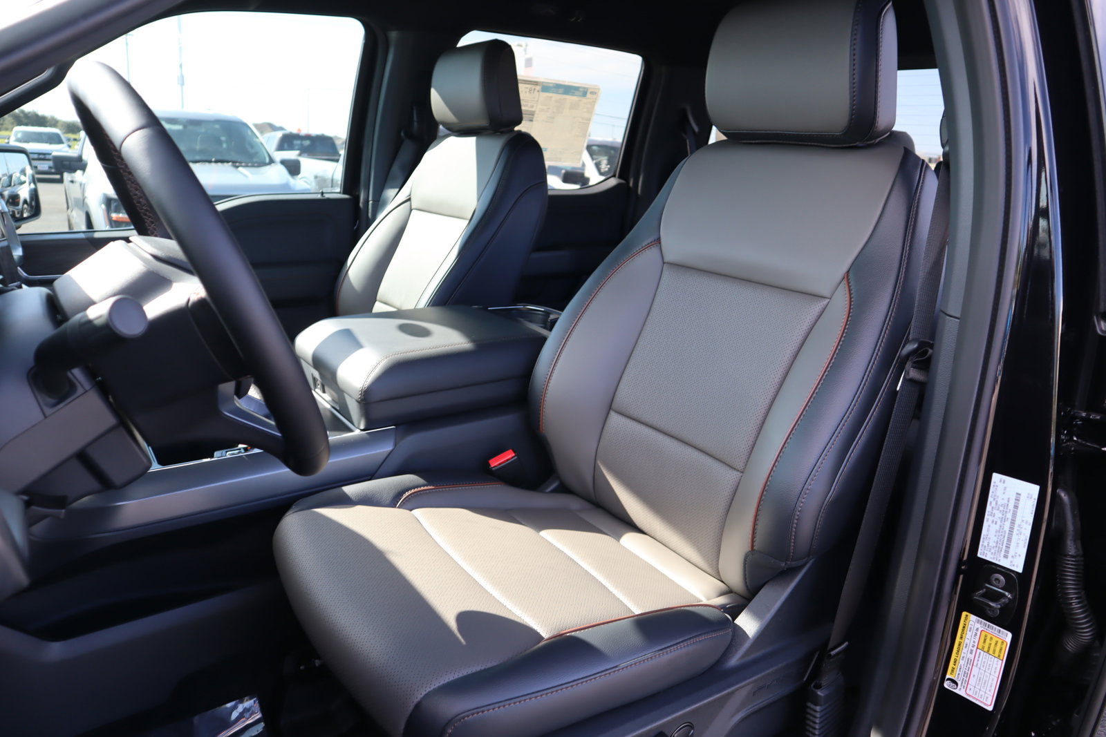 New 2025 Ford F150 Lariat w/ Equipment Group 501A Mid image 33