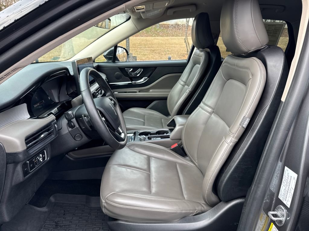 Used 2023 Lincoln Corsair FWD w/ Equipment Group 101A image 9